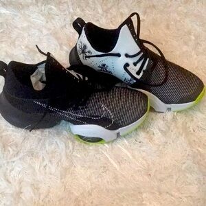 Men Nikes, worn 1 time